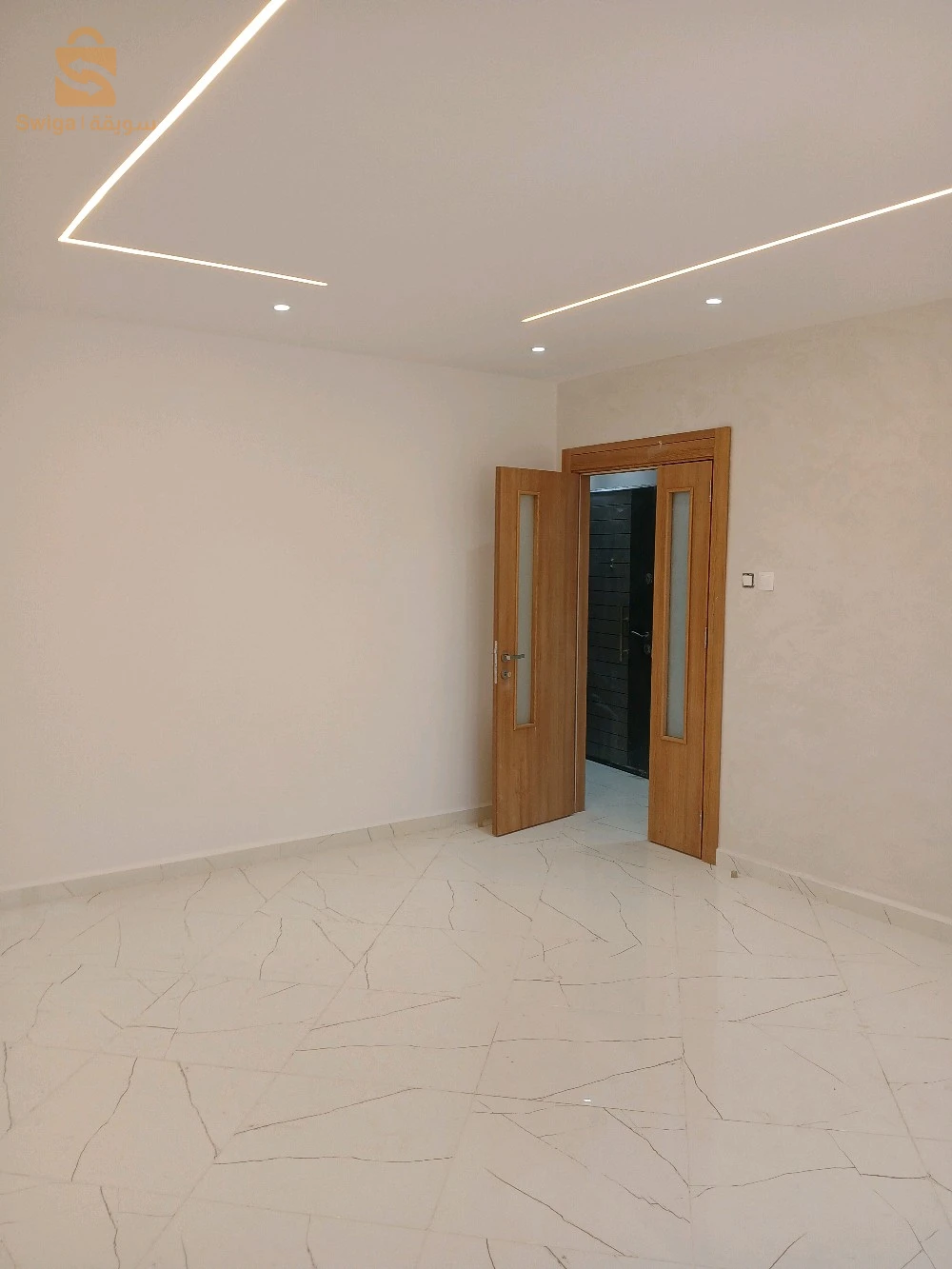 شقة F4 واسعة للبيع