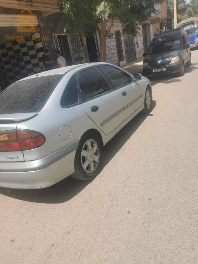 رينو Laguna 3 الاغواط