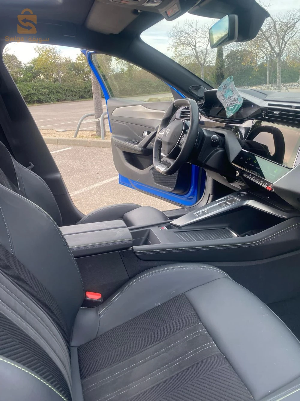 308 Pack GT 130
34700km
Année 2022
Boîte auto EAT 7D
Cockpit digital 3D 
Système car play
Palette au volant 
Siège chauffant 
Volant chauffant 
Toit ouvrant 
Réglage siège automatique 
Attelage remorque 
Climatiseur Trizone 
Jantes 18 noir 
Caméra avant/arrière + 360
Détecteur de mouvement