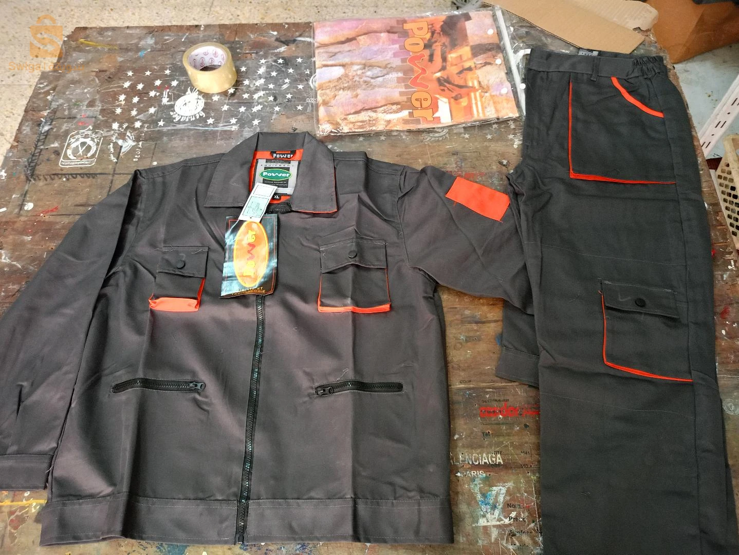 بيع و طباعة ملابس العمل 0557718678