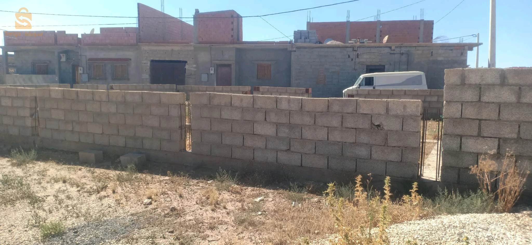 قطعة أرض للبيع 180م مخدوم ليها السيناج دوفصاد وراء محطة البنزين في بلدية بئر مقدم