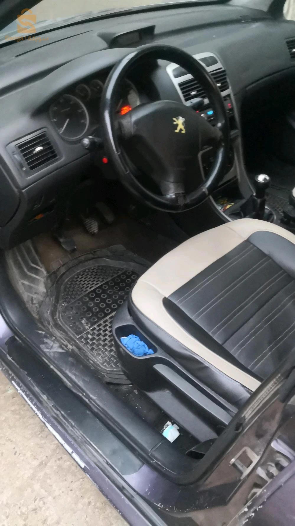 فيها  سوبابا. مكسرة. 
صبيغة حزام.