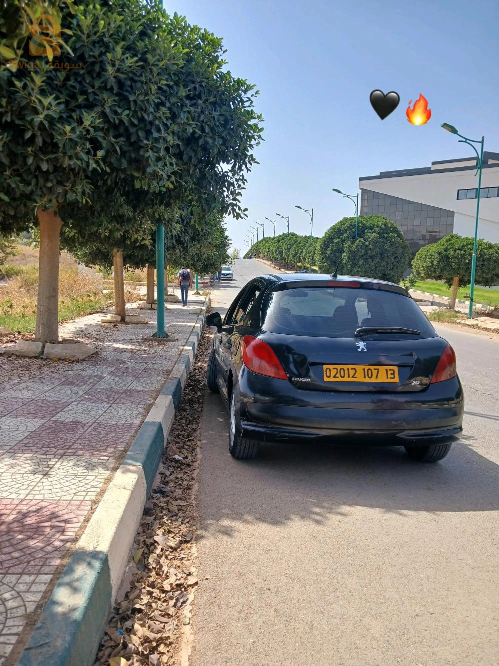 سيارة نضيف الله يبارك فيها افروا في لآل و باب شوي بنتورا 
1 ما
