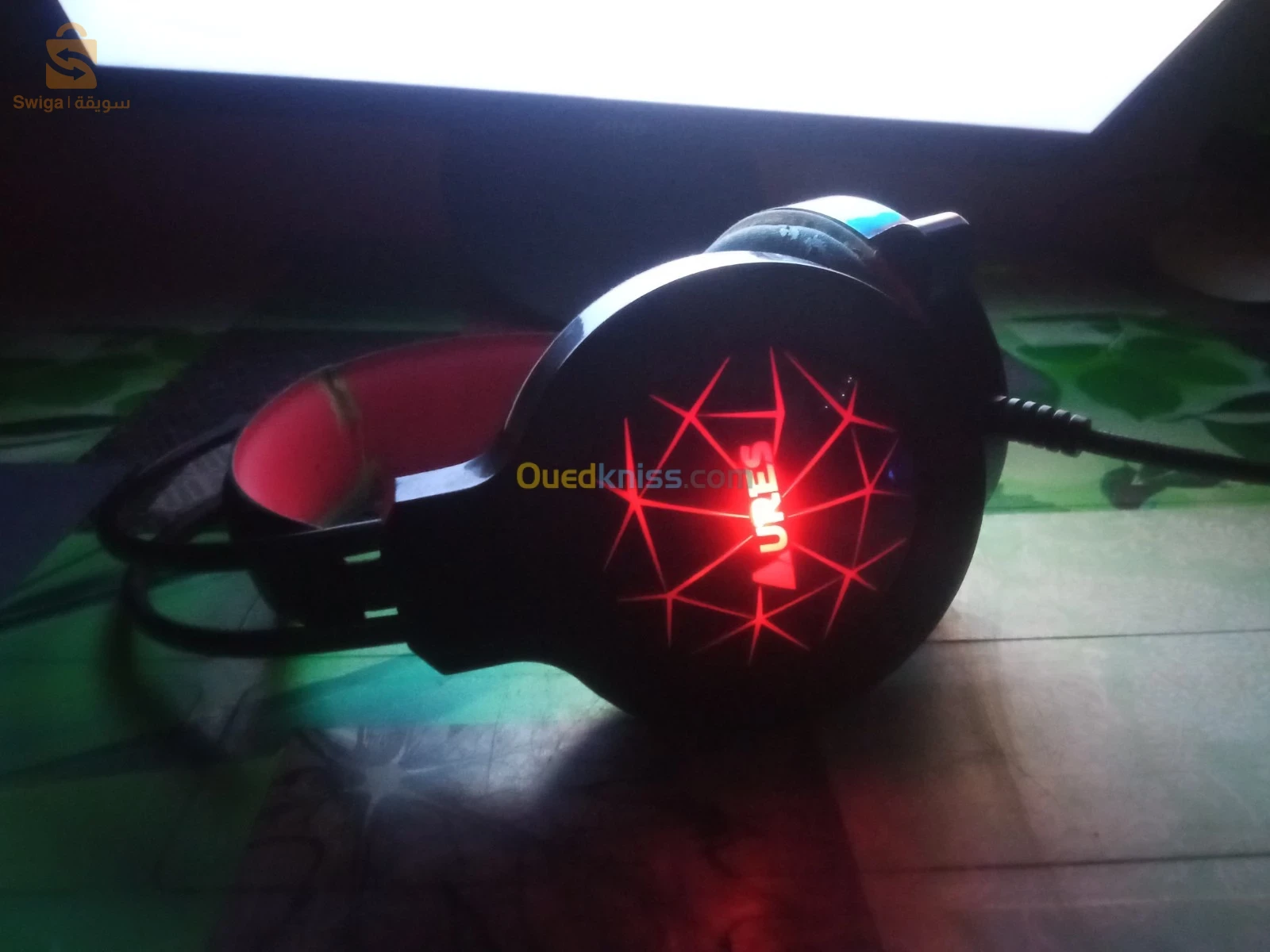 MINOTAUR A32
Cpu : AMD RYZEN 3 3200G (GPU AMD
Cm :MSI A320M A PRO
Ram: 8GB RAM ( 4×2 ) 
Stockage : SSD #ADATA 120GB SATA3 + HDD 500GB RENEWED
Boîtier : AURES MINOTAUR 4x120Mm LED Fan
Alimentation : AURES 350w
Clavier : AURES RGB rétro éclairé
Casque : AURES RGB USB Horns
Haut parleur : AURES USB 5wx2