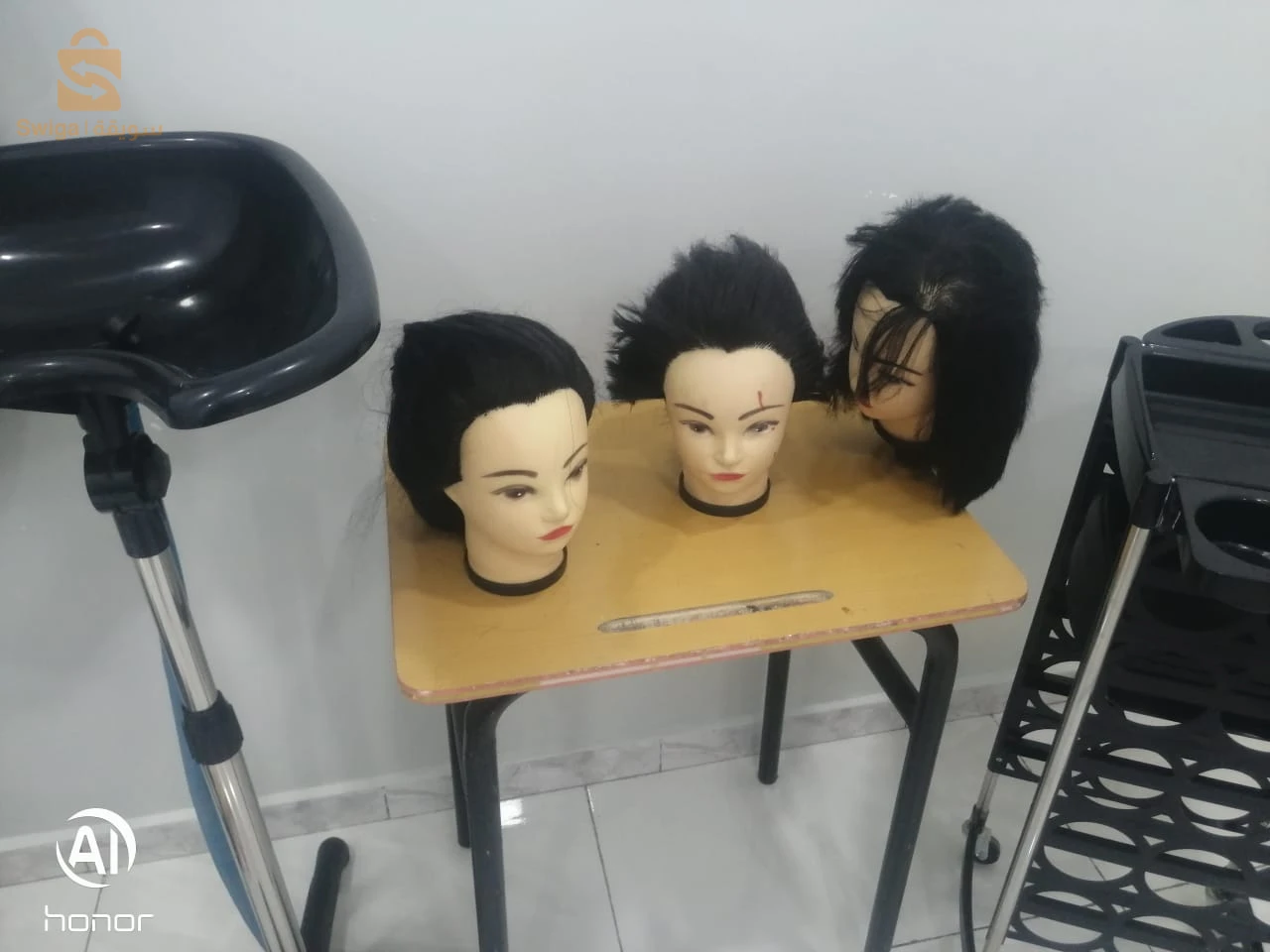 مستلزمات صالون حلاقة نساء