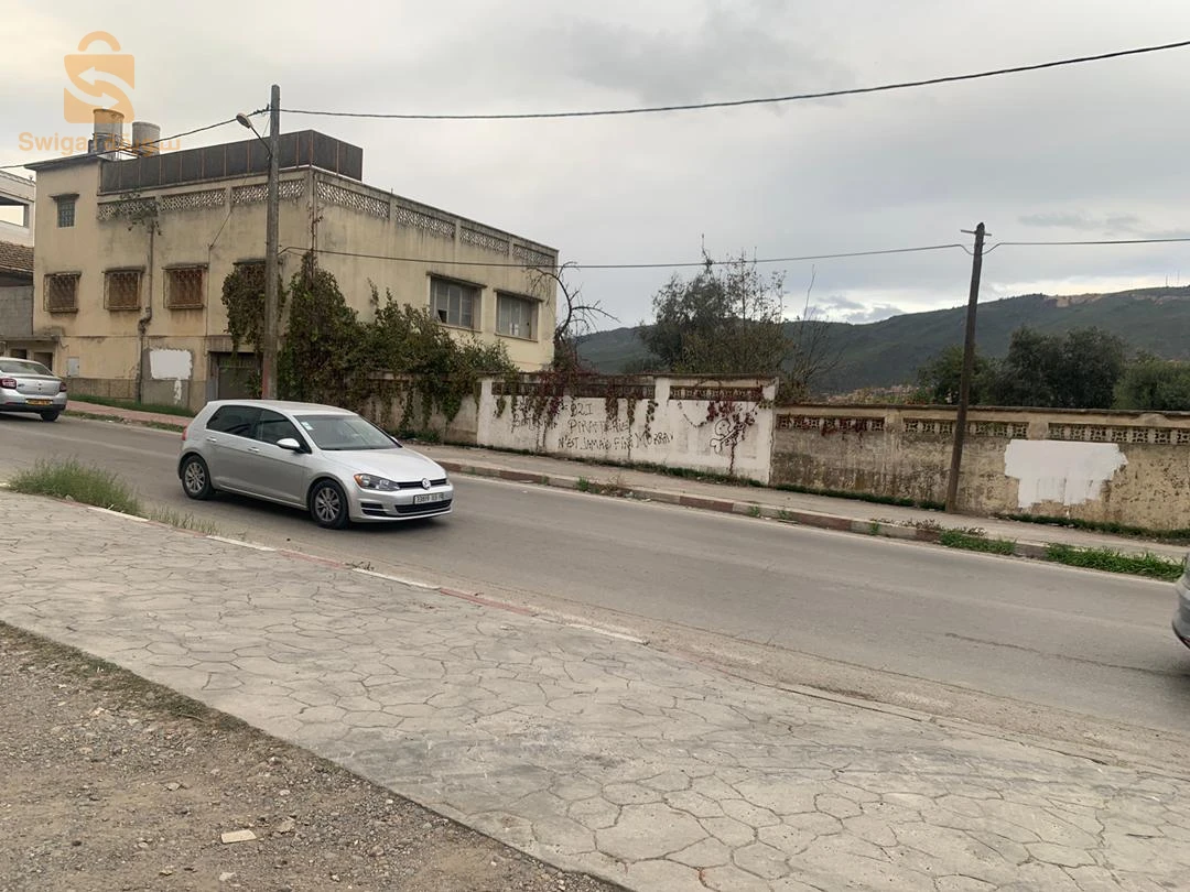 terrain résidentiel avec acte a Béjaïa