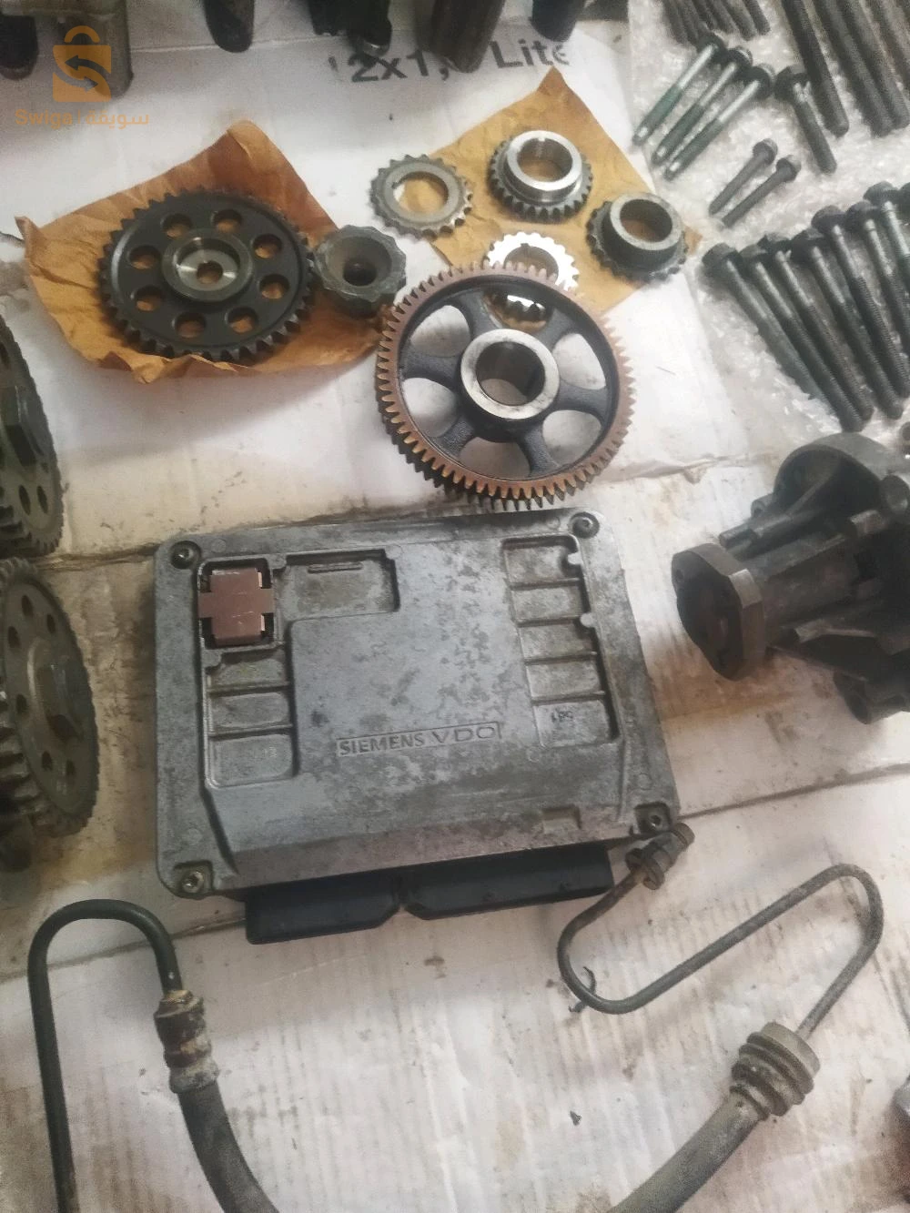 أجزاء من محرك 1.2 12v