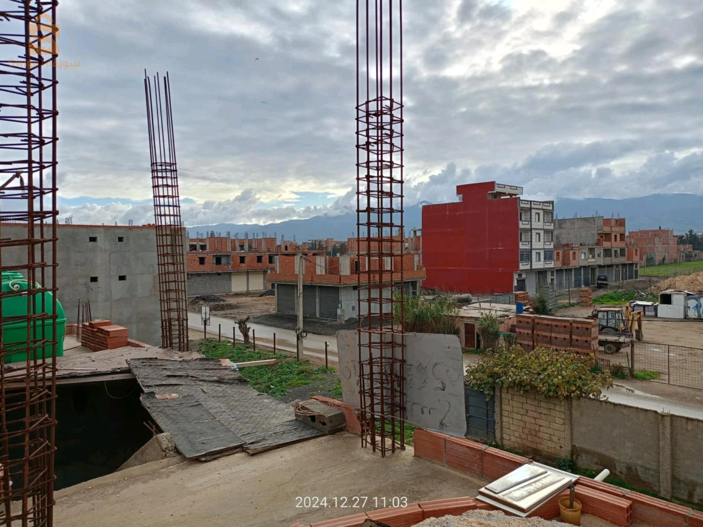 منزل 🏠للبيع في 🔴بلدية بوقرة 🔴حي لعبازيز 🔴يتوفر على ماء وغاز و كهرباء و قنوات صرف صحي 
وثائق 📑عقد ملكية🗃️ كتاب عند الموثق📝 قريب من المدرسة🏫 وبوسطة🏪 ومشروع مسجد🕌 خلف المنزل 
لي استفسار 0775851159📱