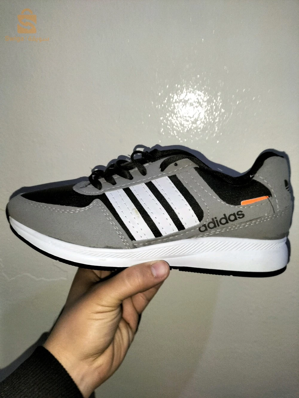 trining decatlon neuf pointure 39 original 
Adidas pointure 40