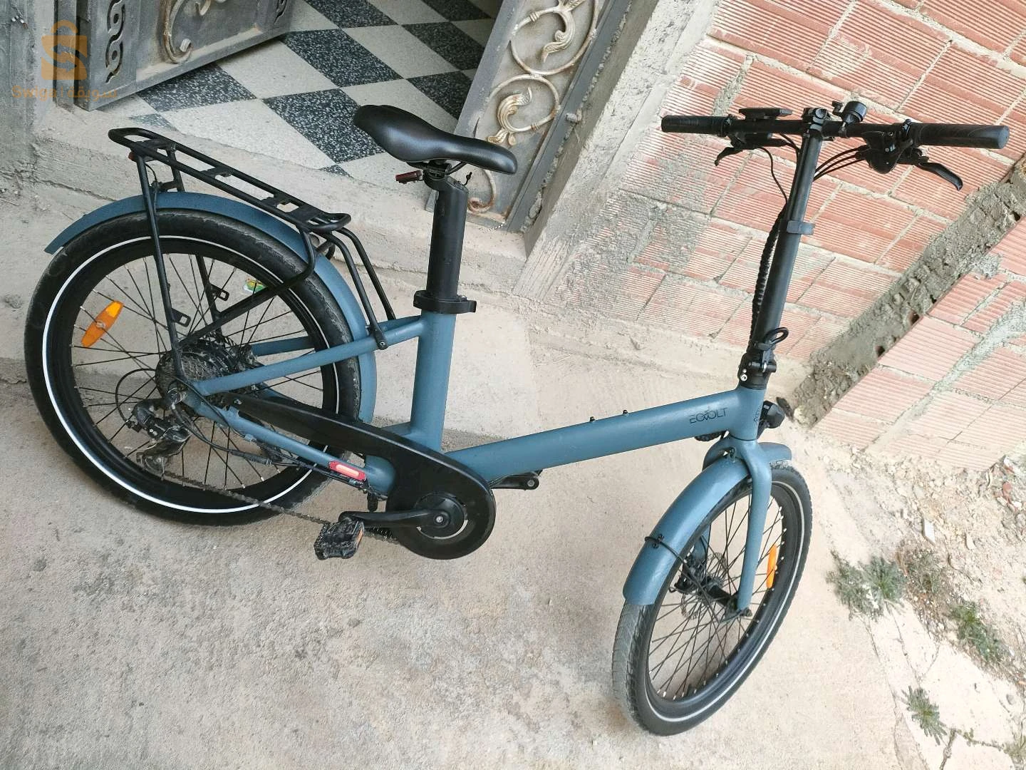 eovolt model 24 france 36v 250w
avec chargeur