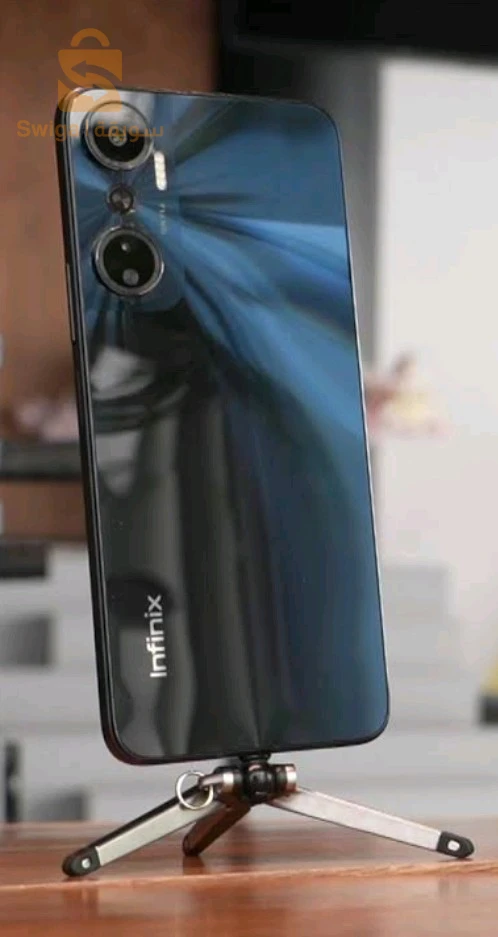 الشاشة: 6.78 بوصة ، 1080 × 2460 بكسل, 120Hz. المعالج: Mediatek Helio G85. الذاكرة: 128 جيجا بايت /5+6 جيجا رام الكاميرا الرئيسية: 50 ميجا بيكسل ، f / 1.6 ، (واسعة) - 2 ميجا بيكسل ، (ماكرو) - 2 ميجا بيكسل ، (عمق)