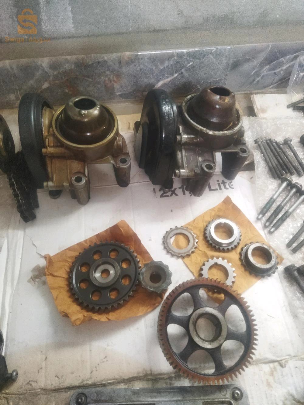 أجزاء من محرك 1.2 12v