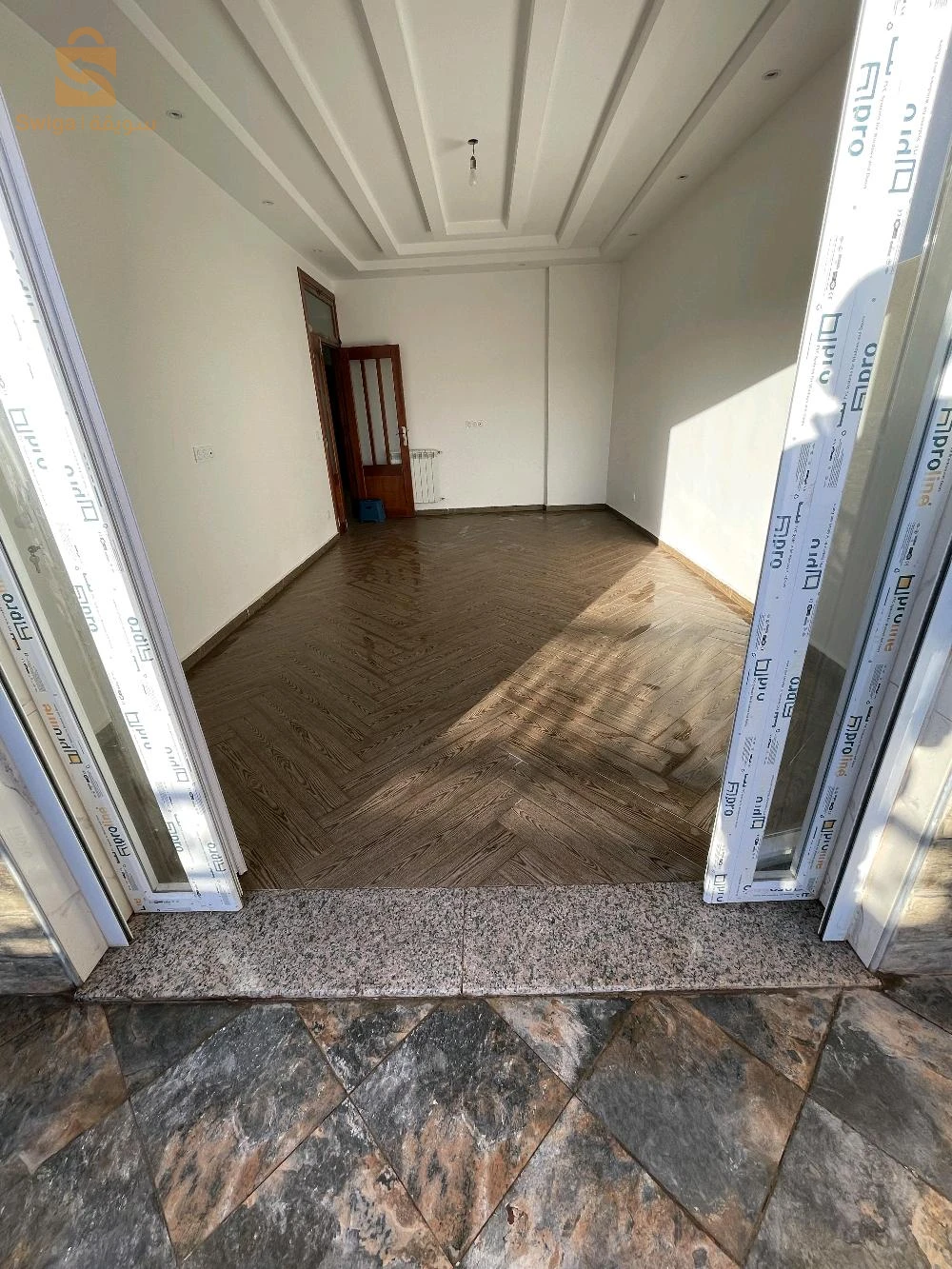 appartement F4 7eme étage a Oran cité peti
