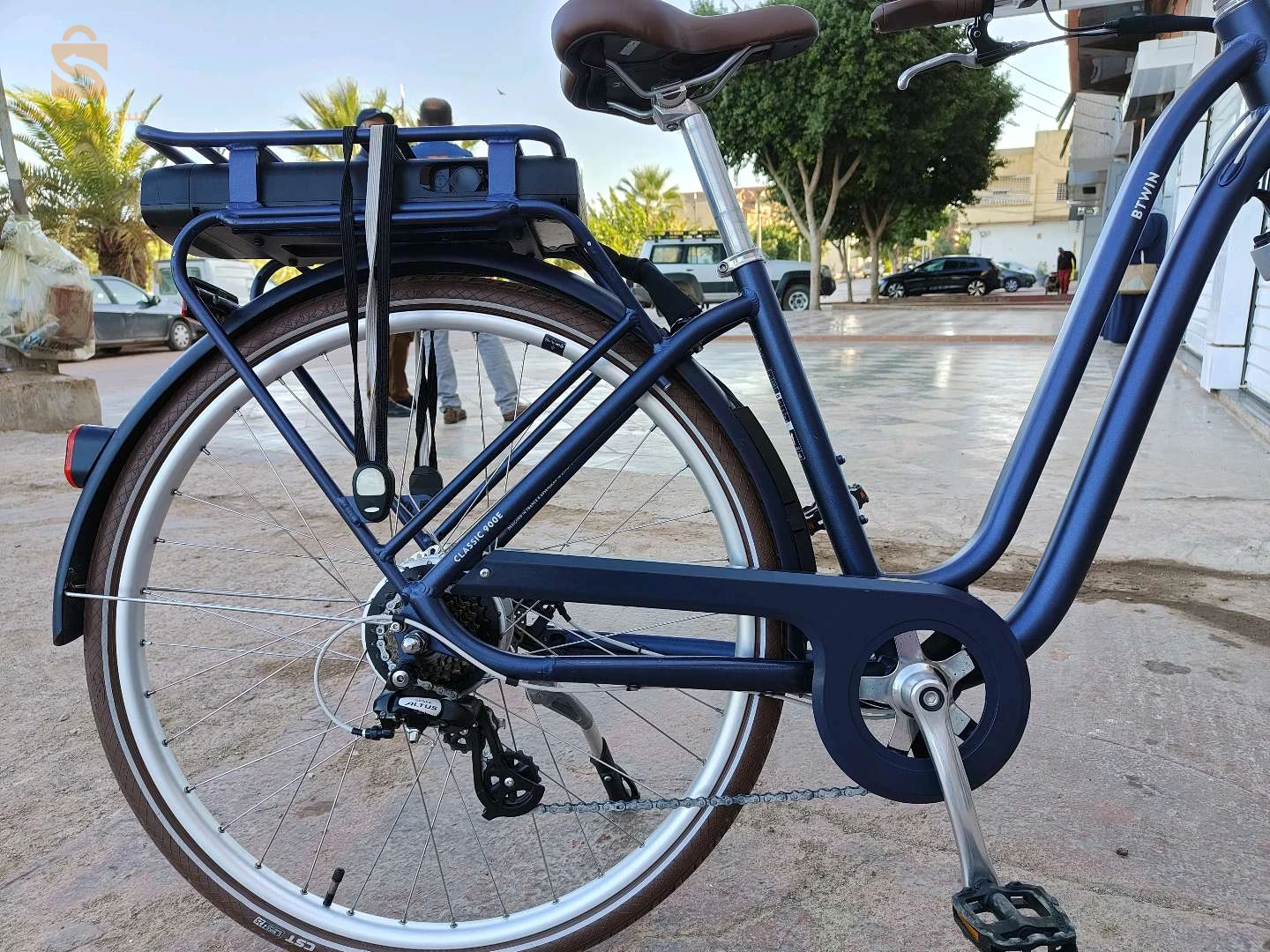 دراجة كهربائية Btwin elops 900e classique 
مع شاحن اصلي