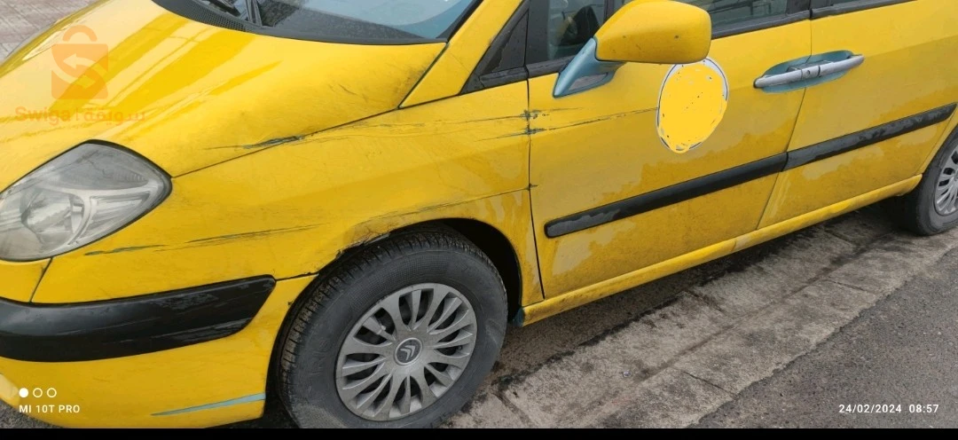 C8 HDi moteur v40 8 place