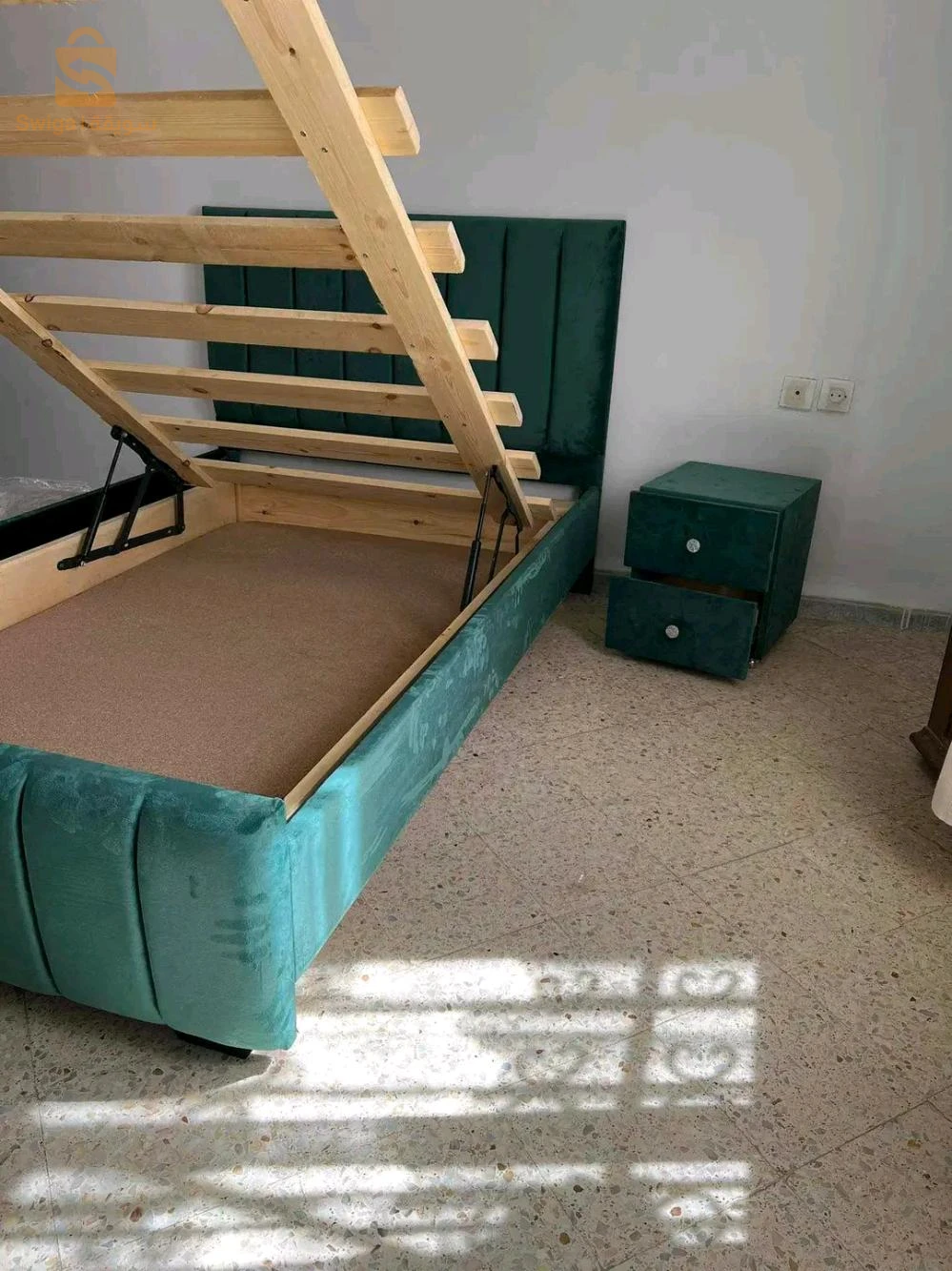 سرير كابيتوني
@اثاث سرير كابيتوني