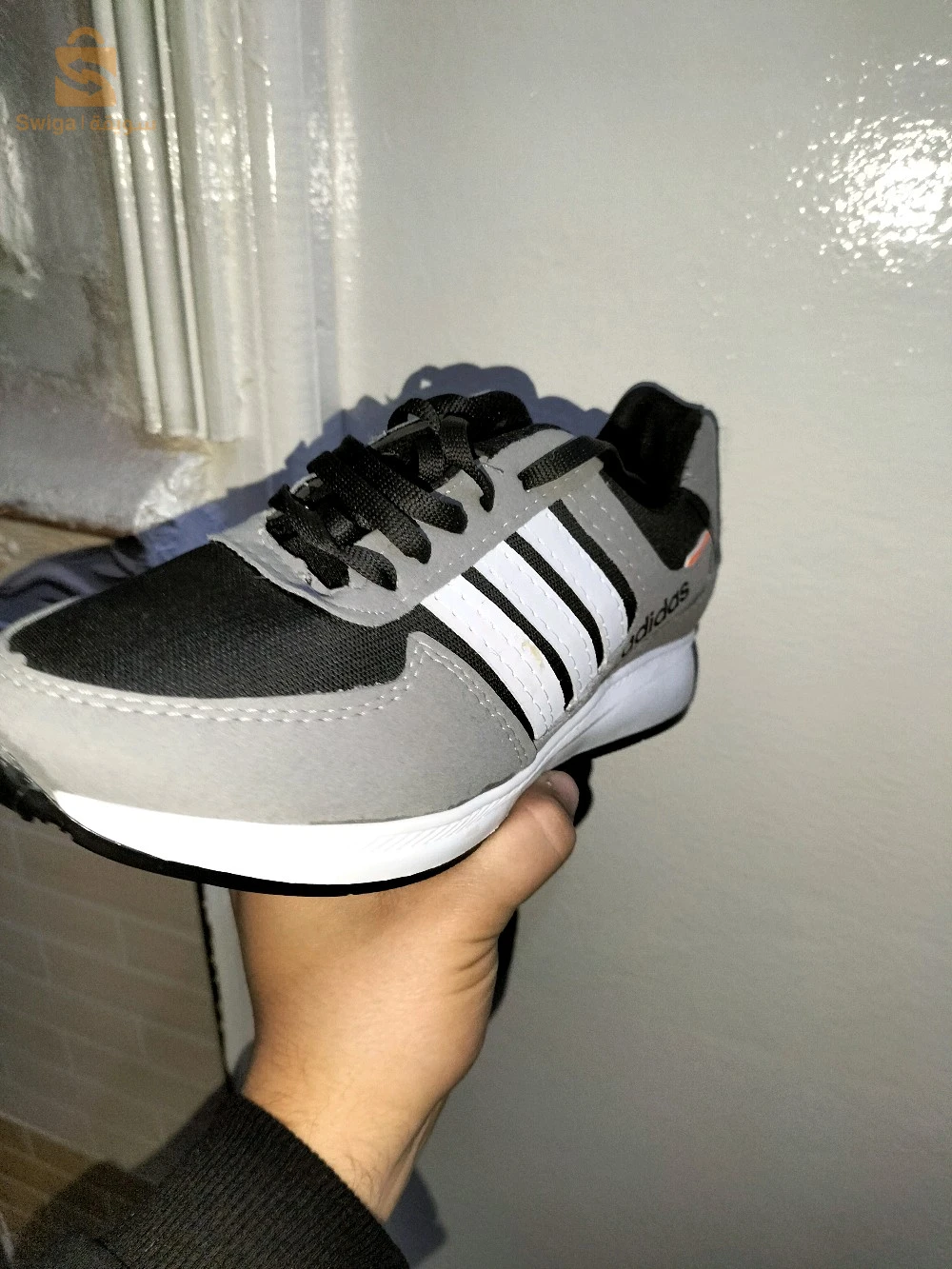 trining decatlon neuf pointure 39 original 
Adidas pointure 40