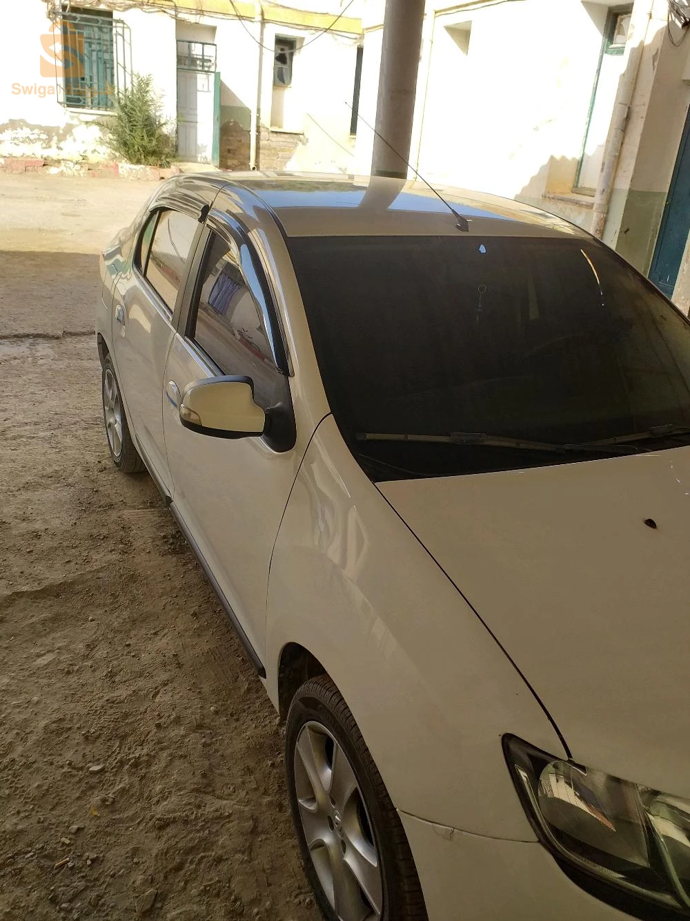 سيارة ربي يبارك ماشية 175000الف ريال بل سكنار فيها راكور صغير لال أفو كوتي بساجي. فيها ربع رود جدد ديسك دو فران جدد فيدونج جديد 00فروى