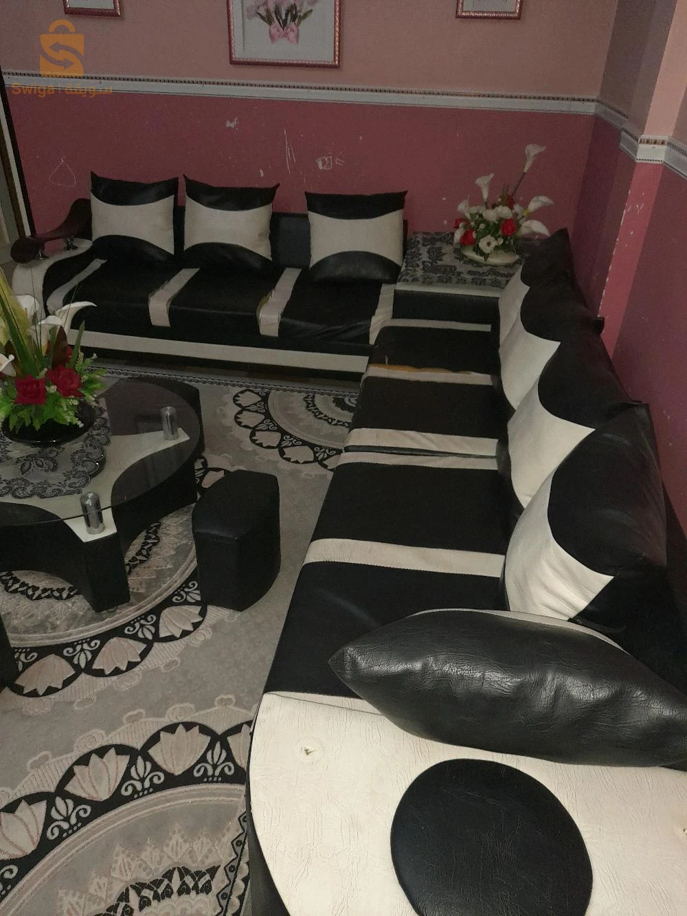 صالو 7 اماكن مع مائدة زجاجية روعة بأربعة مقاعد