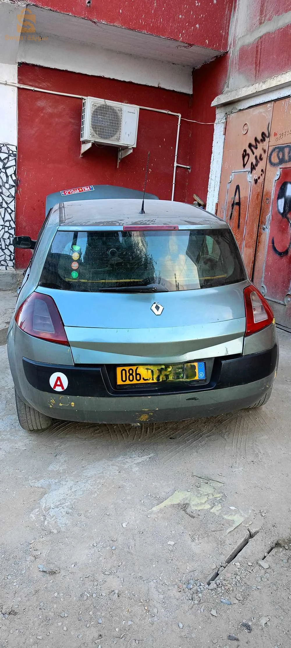 Megane 2 1.9 120 dci 
محرك مريفيزي جديد تيربو باطري لزانجيكتور كل شي جديد 
عوادة لال خلفي ونص باب مالة على برا ولرتوش خفاف 
نبيــــــــــــــــــــــــــع ونبدل