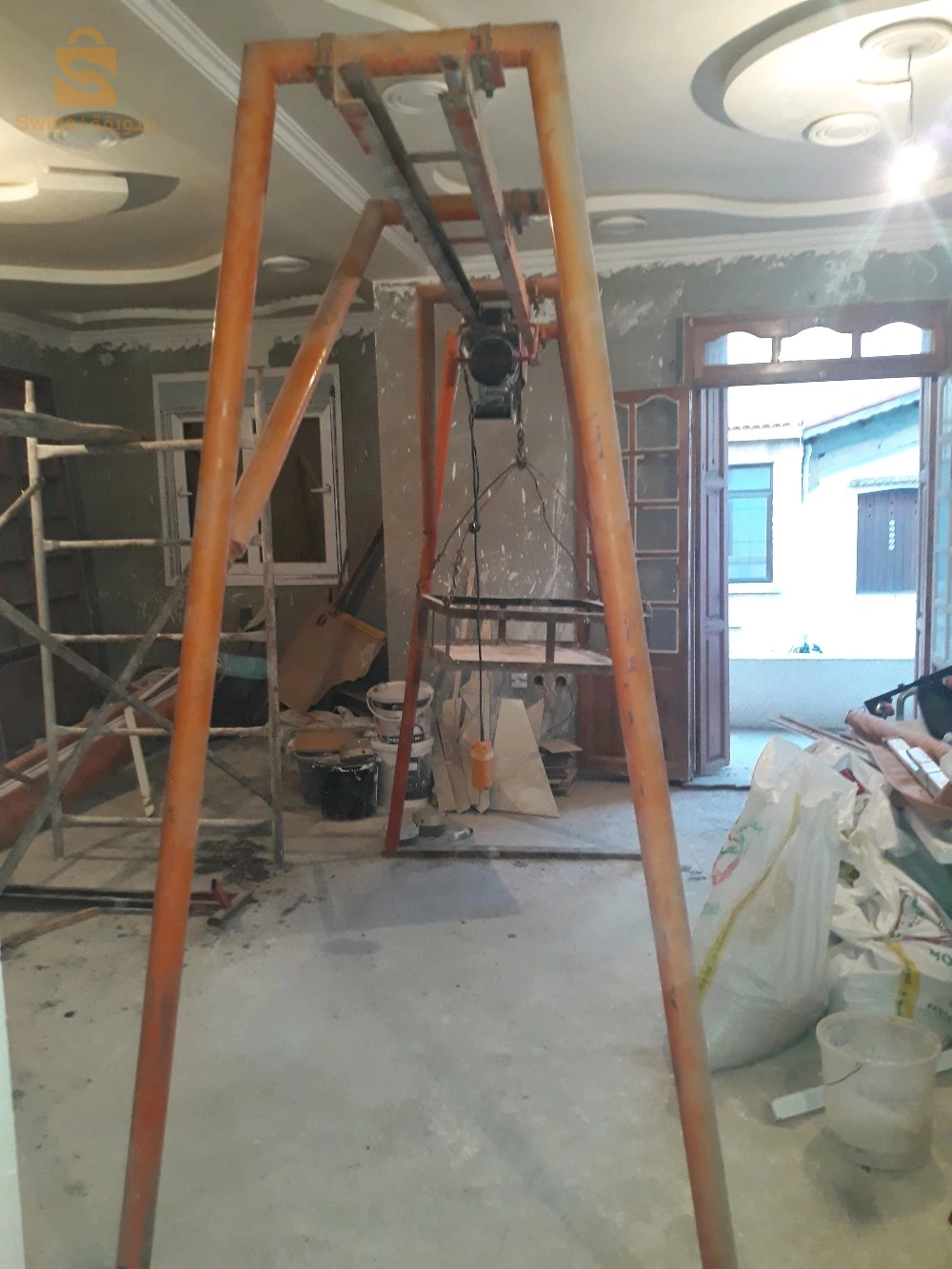 رافع مواد البناء