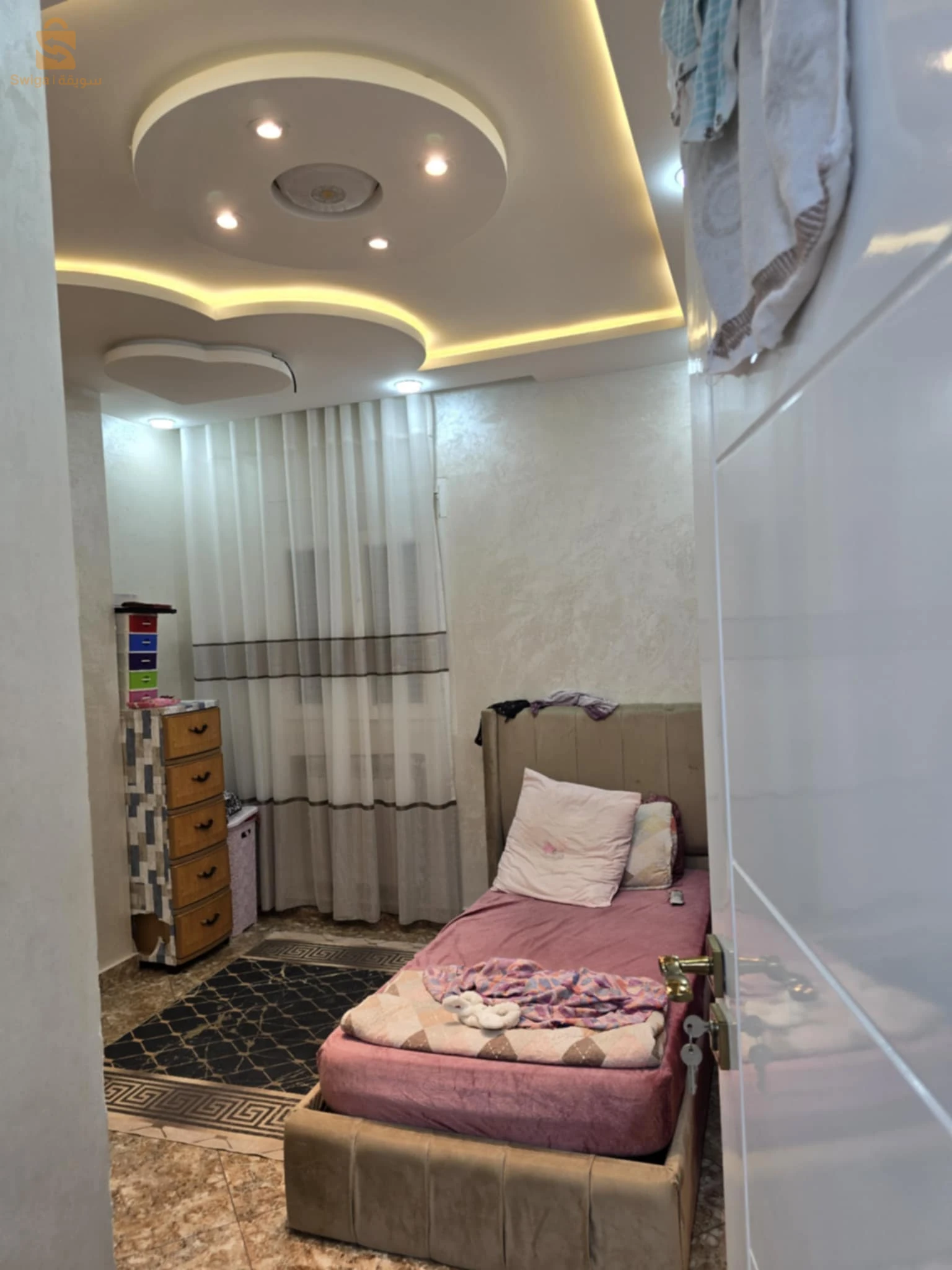 F4 للبيع كيما راهي فل صور 
0770694853