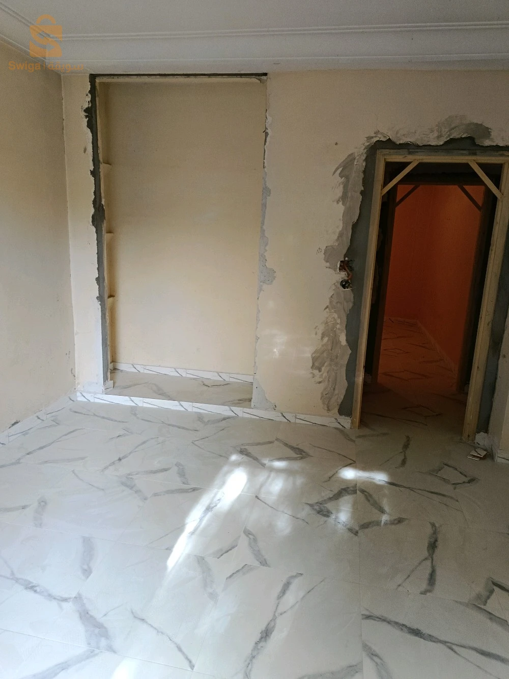 كوبيراتيف للبيع اربعة غرف + كاراج فيها اكثر من 130م² للاستفسار يرجى الاتصال