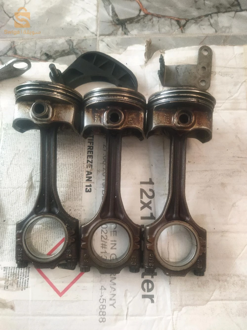 أجزاء من محرك 1.2 12v