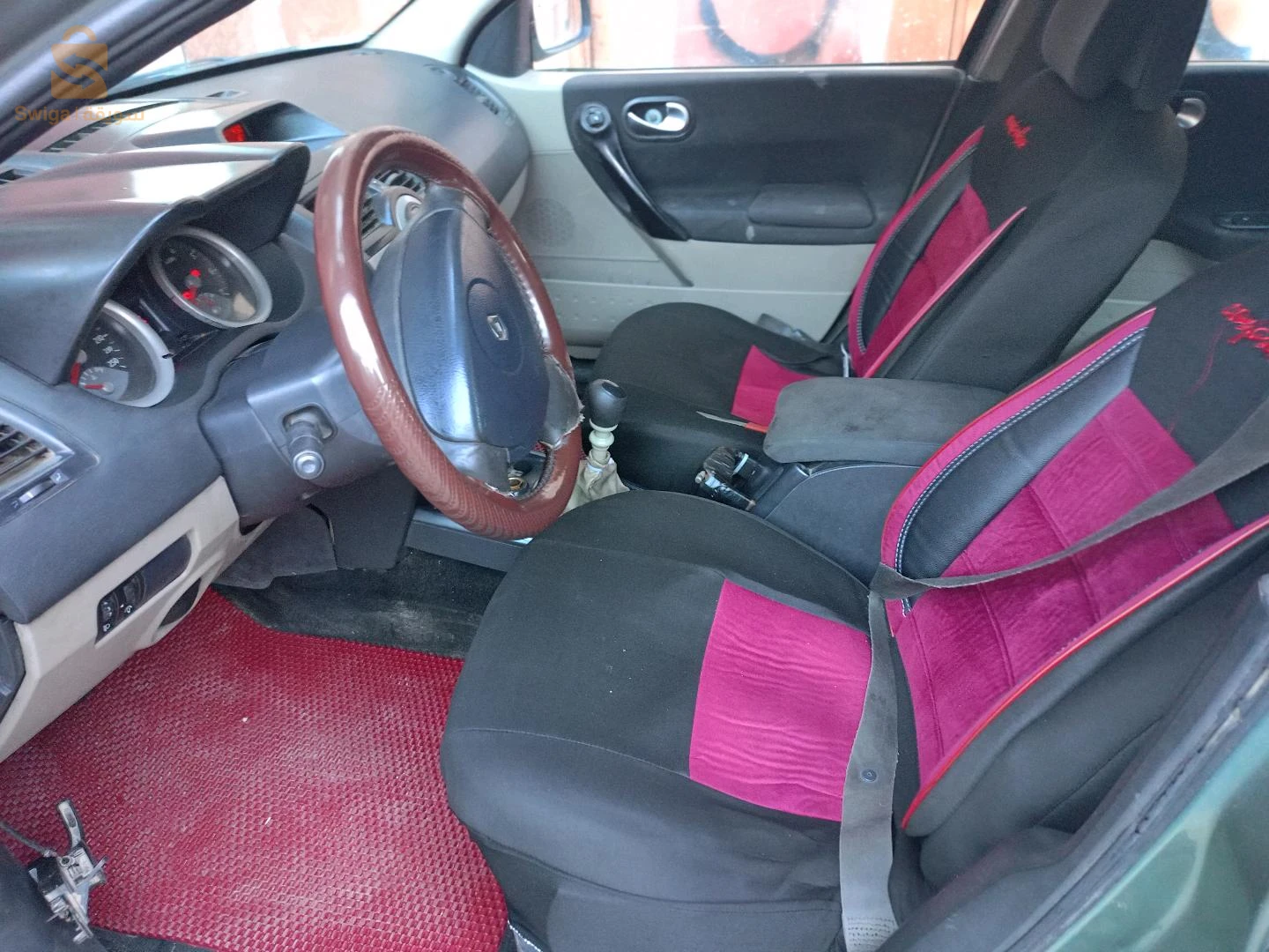 Megane 2 1.9 120 dci 
محرك مريفيزي جديد تيربو باطري لزانجيكتور كل شي جديد 
عوادة لال خلفي ونص باب مالة على برا ولرتوش خفاف 
نبيــــــــــــــــــــــــــع ونبدل
