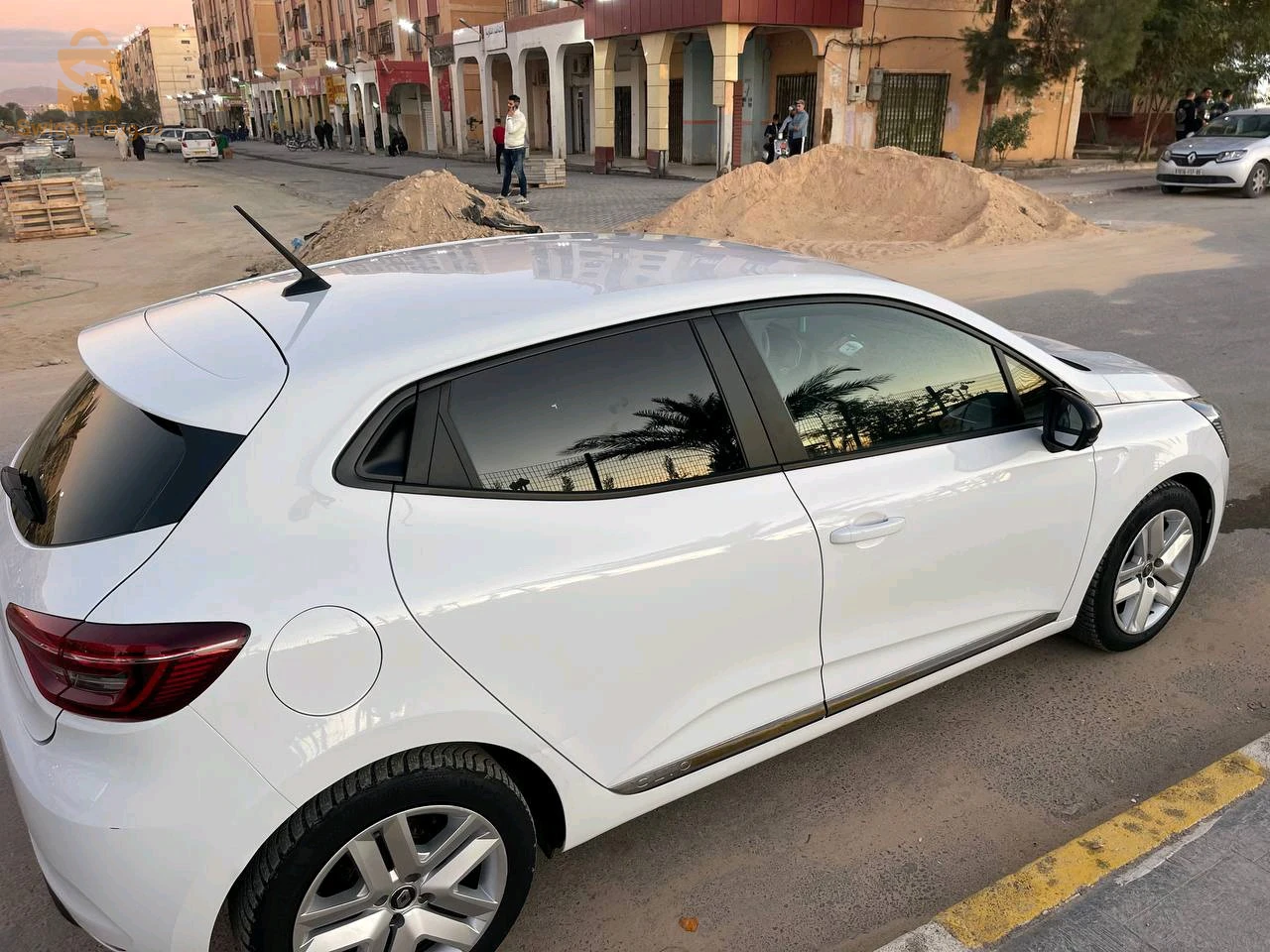 سيارة للبيع