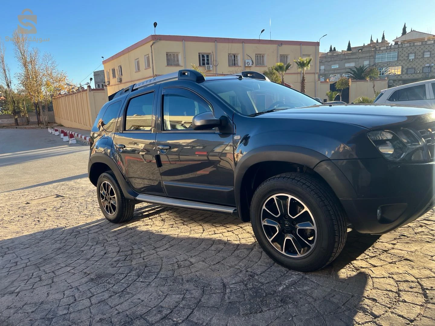 Dacia Duster valley 2016