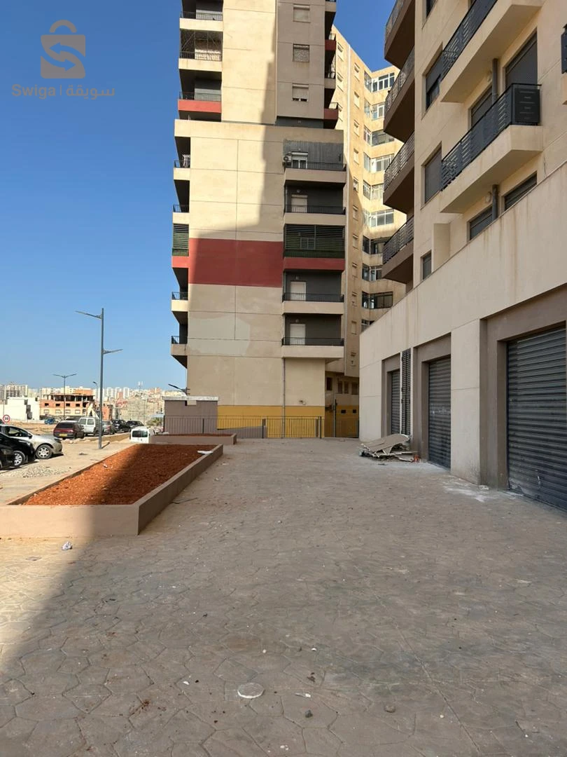 À vendre : Bureau open space de 85 m² à au niveau du Golf bir Eljir