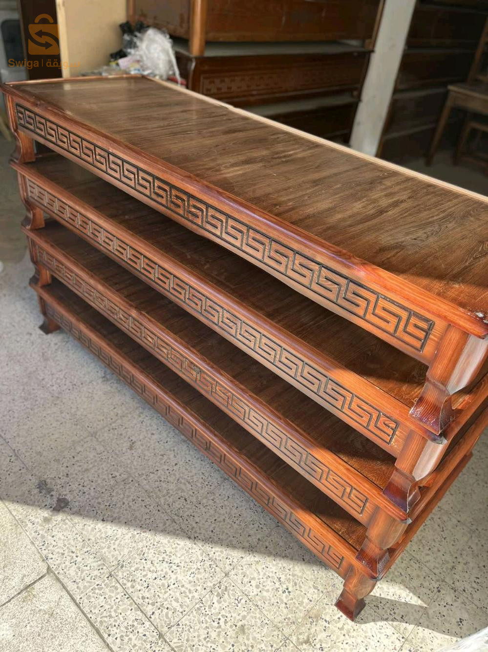 canapé simple bois rouge