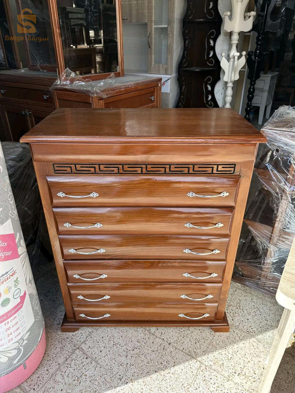 كومودة