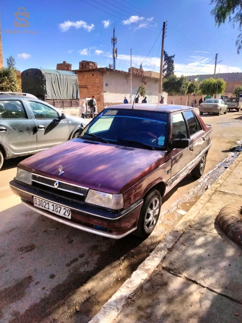 رينو R 9 1987 29 معسكر