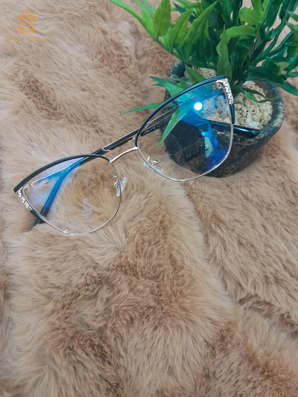 نظارات نسائية