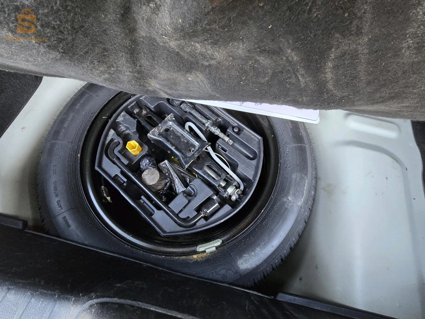 Peugeot 208 allure (2013)