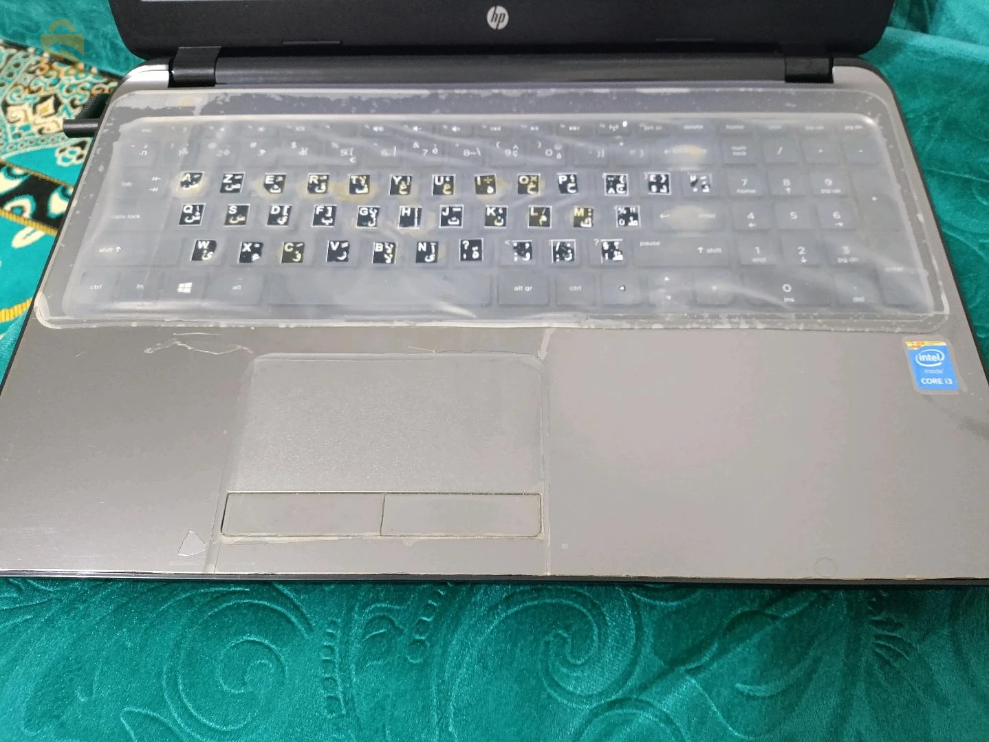 لابتوب نوع hp في حالة جيدة جدا 9.5/10 ،إستعمال شخصي :دراسة فقط الإمكانيات:intel core i3 4 eme generation,4gbt de ram500gb de stockage,15.5 pouce pour l'écran,الشاحن ا:صلي ،مدة البطارية ؛ساعتين و نصف إستعمال متواصل على الأقل اكسيسوار:حقيبة جلدية + تغليف.