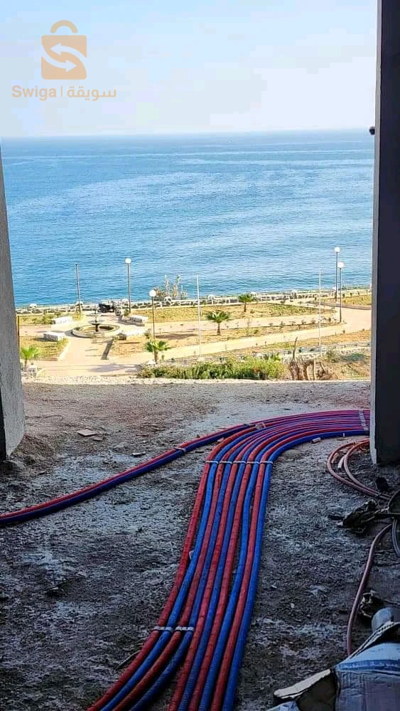 شقق على شاطئ البحر