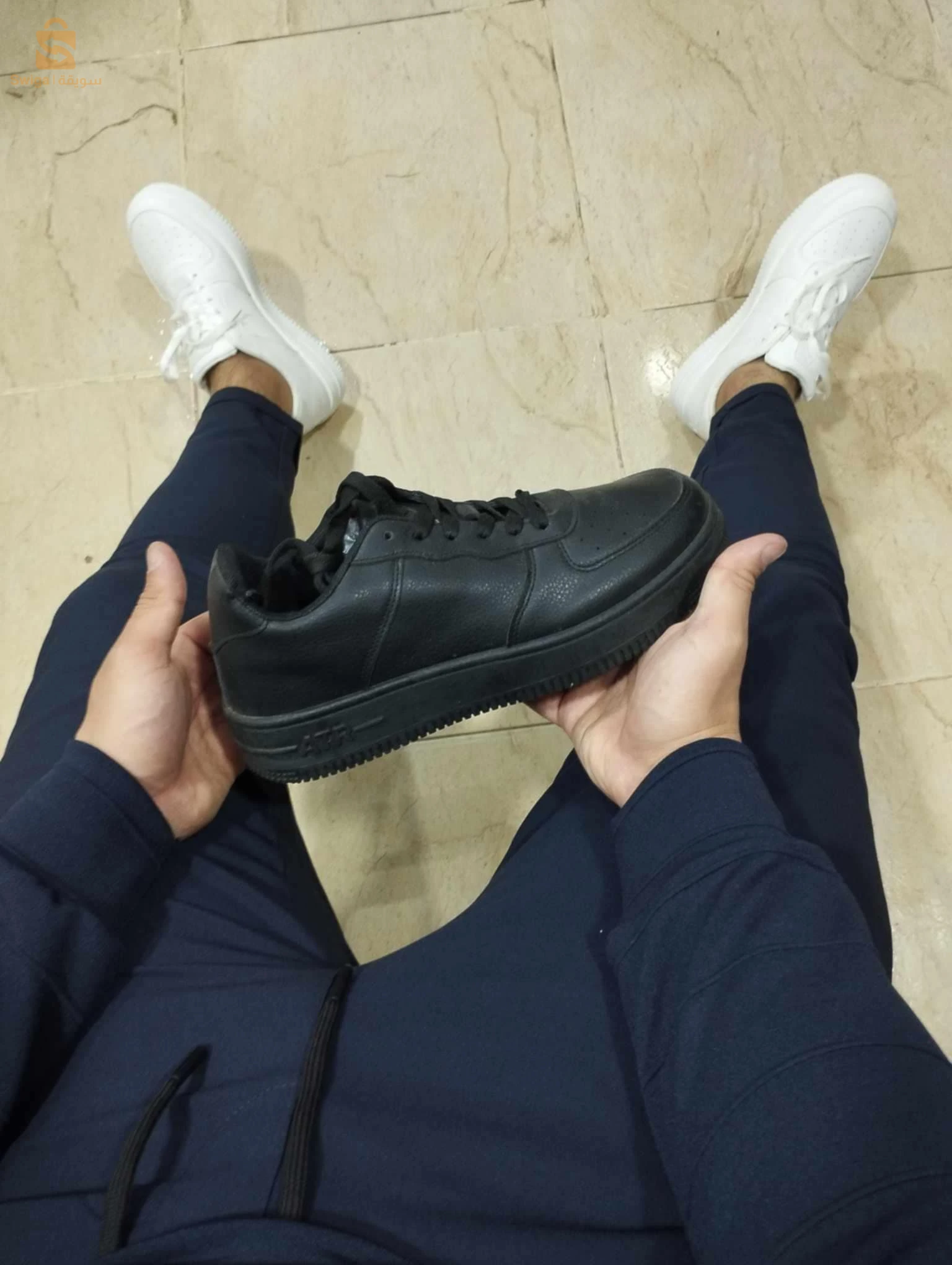 "حذاء يجمع بين الأناقة الرياضية والكلاسيكية. اختياره الأمثل لأي مناسبة!"😌💯
