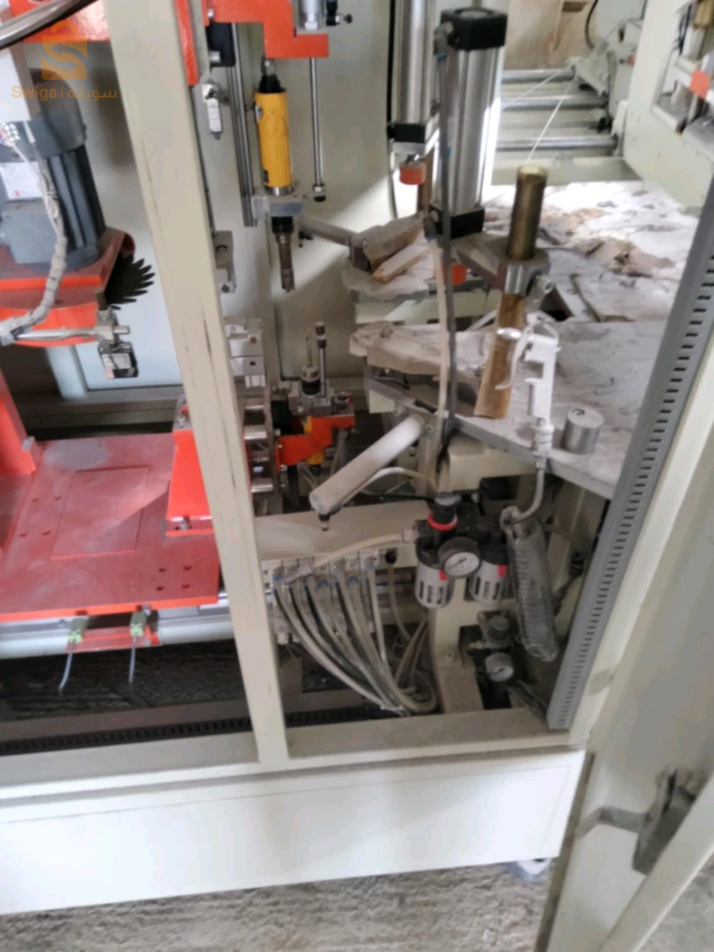 آلات لصناعة أبواب و نوافذ PVC