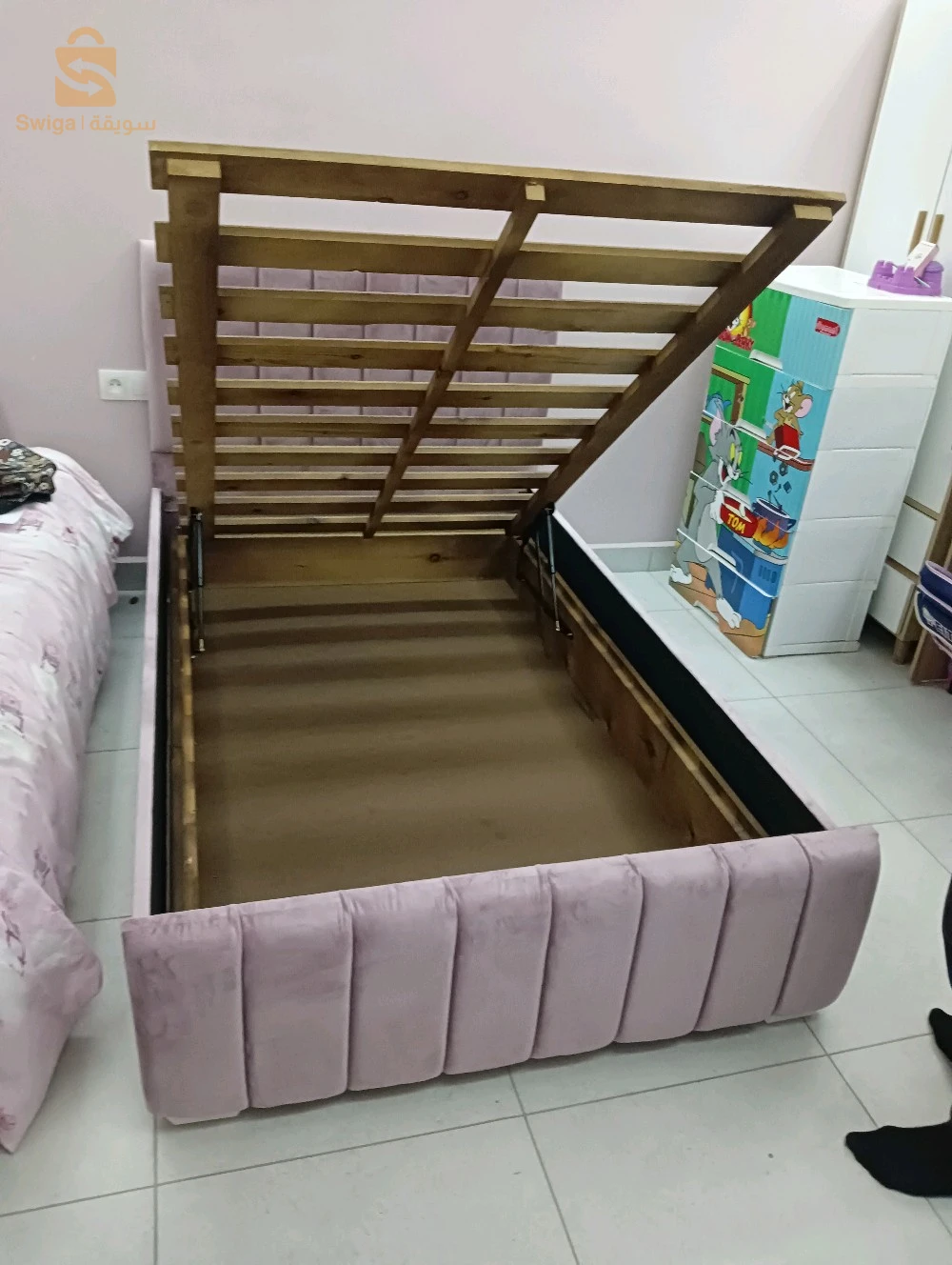 اسرة غرف نوم حسب طلب الزبائن متوفر كل لون