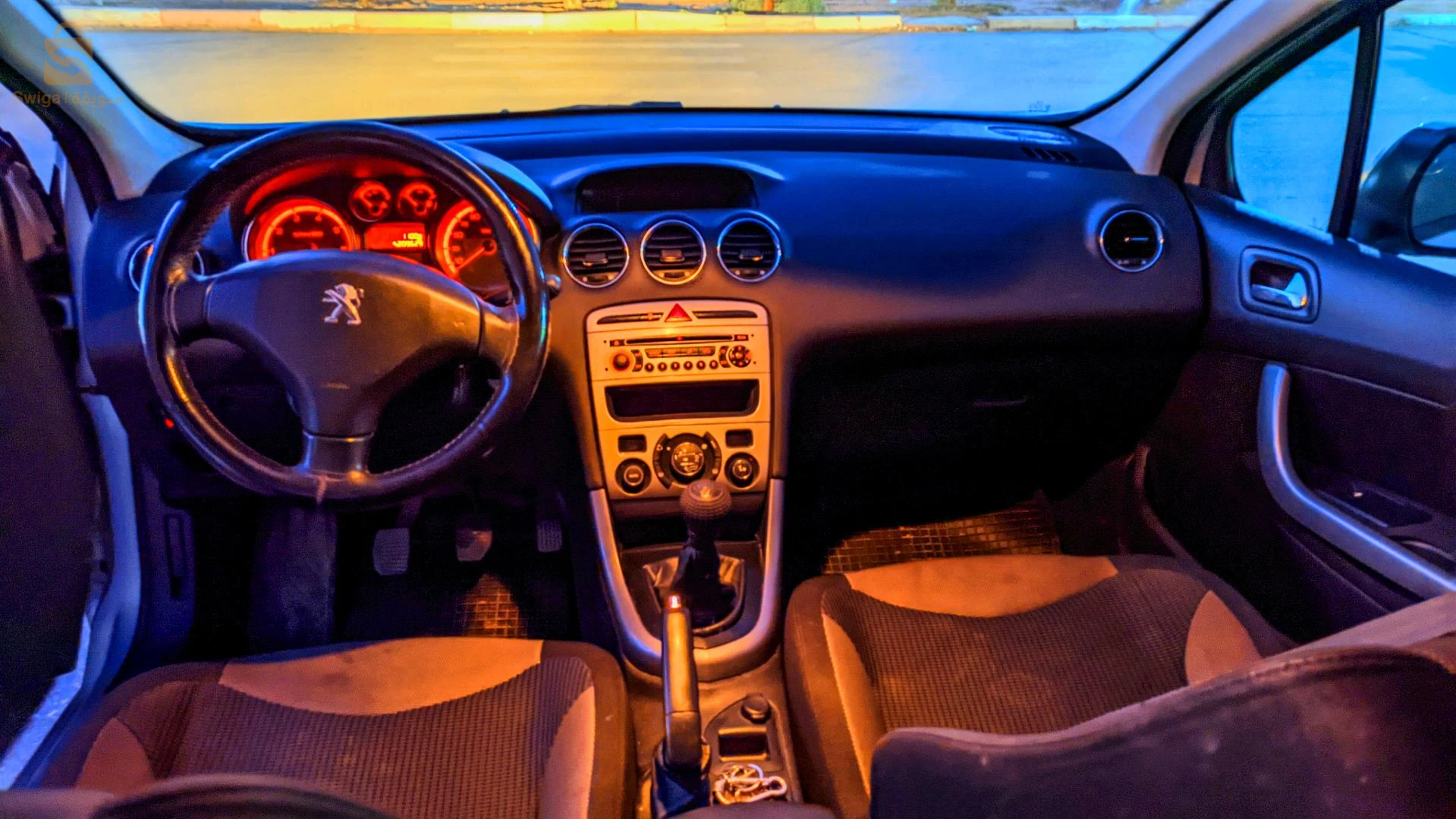 بيجو 308 2012 3 الاغواط