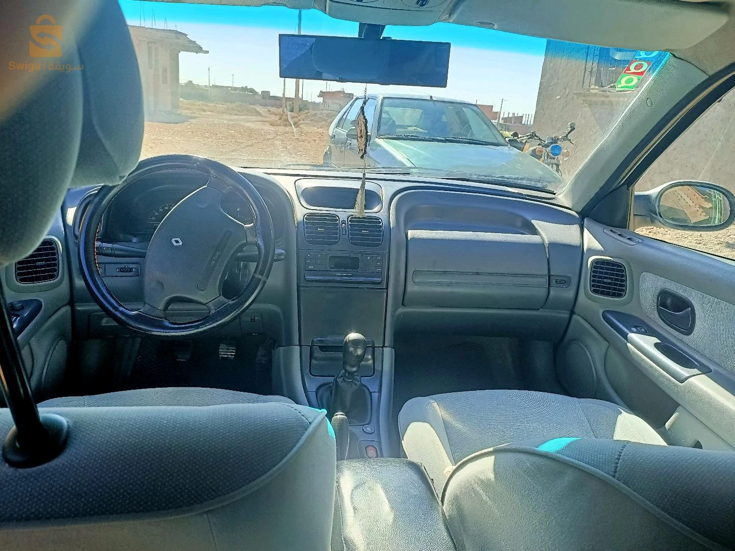 رينو Laguna 1996 28 المسيلة