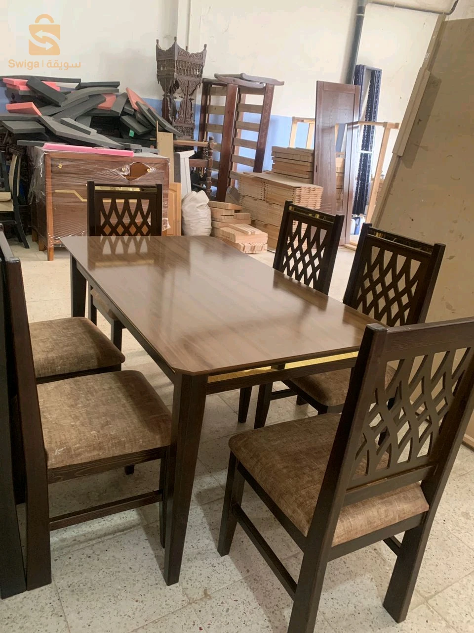 طاولات عصرية