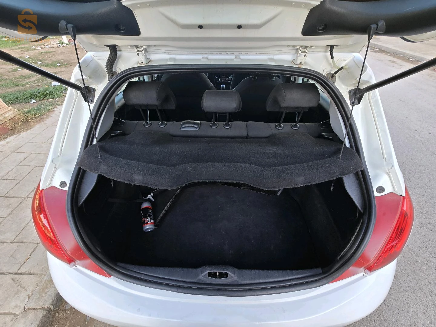 Peugeot 208 allure (2013)