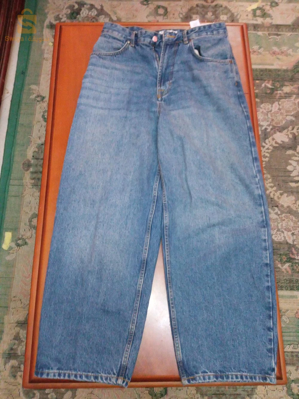 baggy jeans