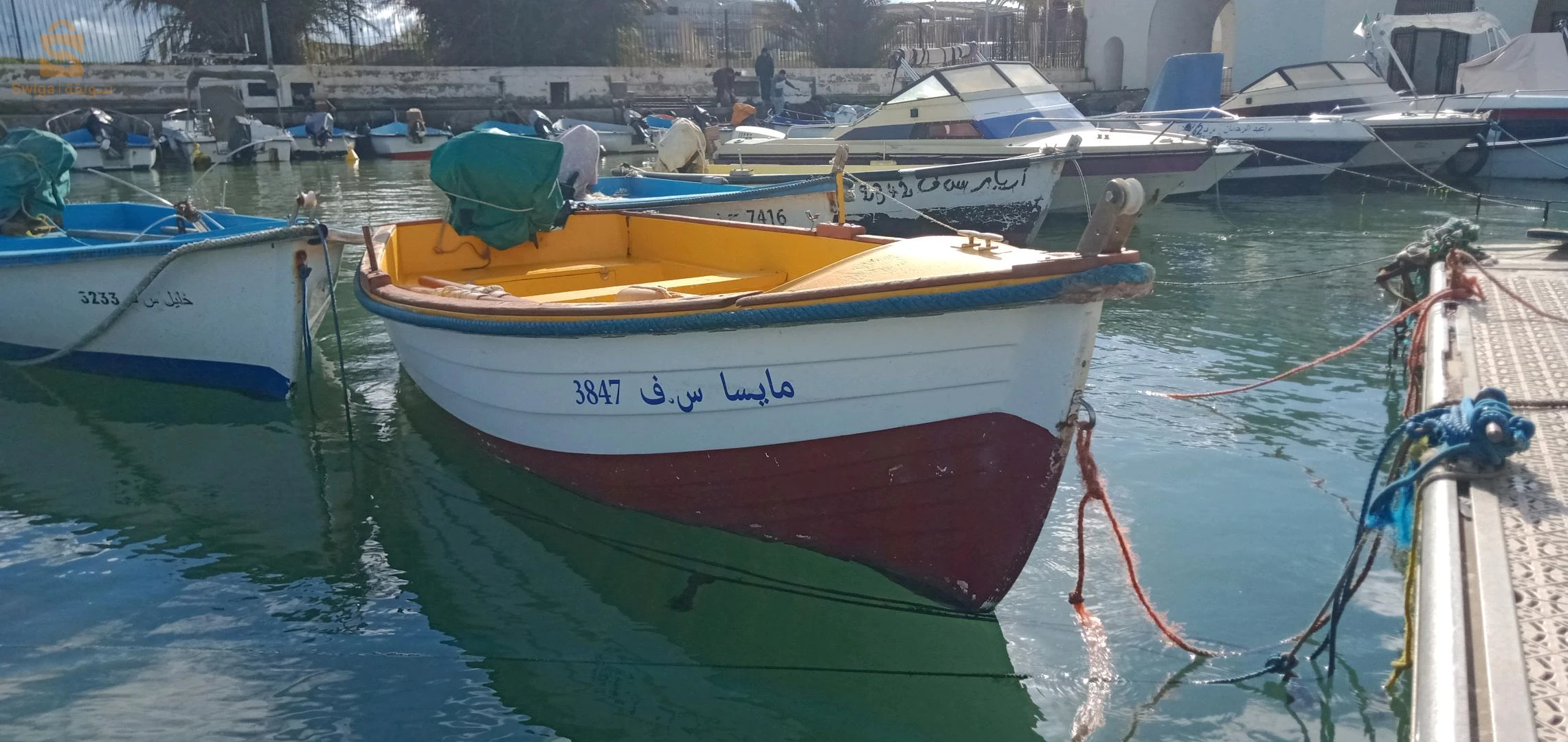 Benwadah en très bon état, moteur Hidea 25 Cv, avec tout le matériel de sécurité et de navigation.