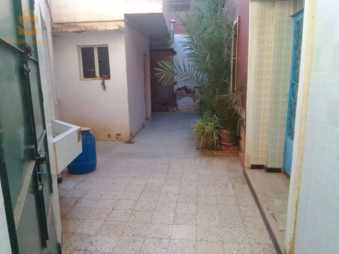منزل كبير للبيع