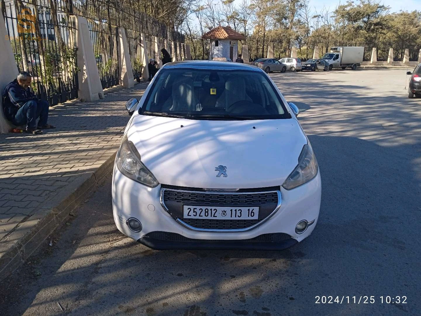 سيارة نضيفة للتبادل ب clio 4 ess wla polo